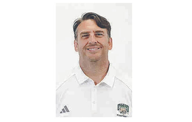 Ex-Hawaii football player Brian Smith to coach Ohio Bobcats