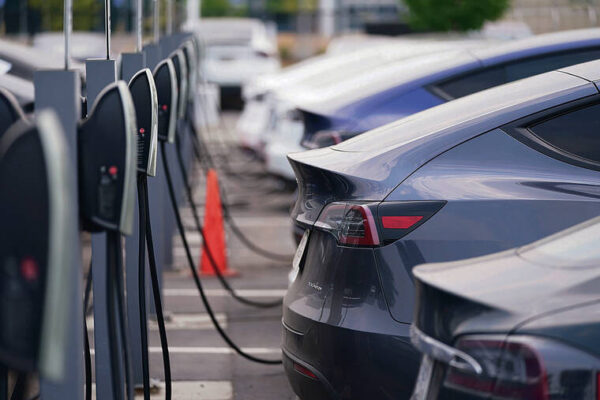 Electric vehicles put charge into Hawaii’s auto sales