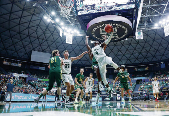 Hawaii heads to semis with 78-61 victory over Charlotte